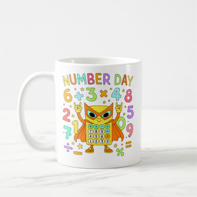 Caneca De Café Number Day Owl Math Calculator Design for Kids (Esquerda)