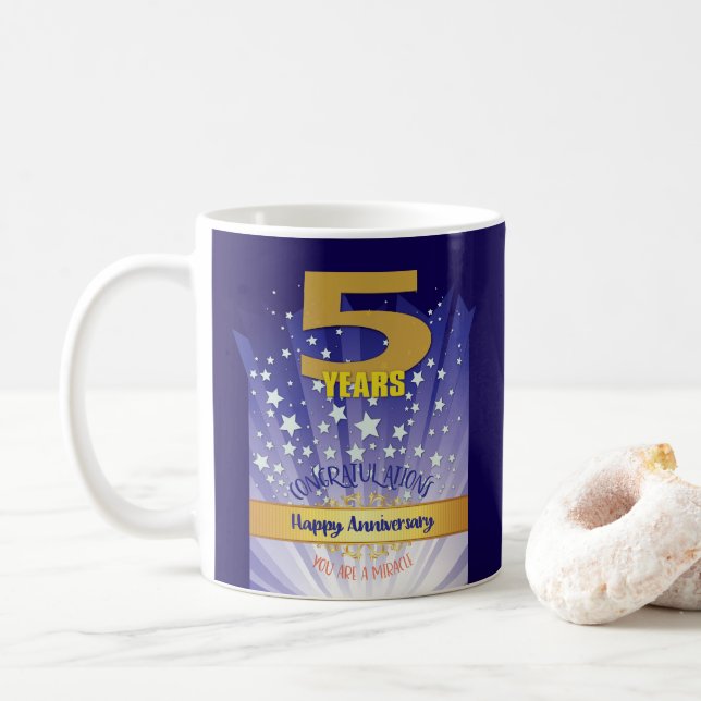 Caneca De Café Numeração de Negrito de Aniversário de Recuperação (Com Donut)