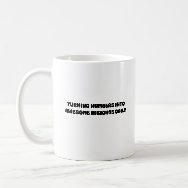 Caneca De Café Números para Transformação de Dados em Insights In (Esquerda)