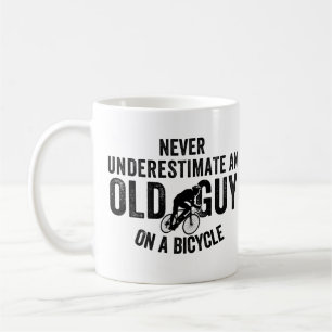 Caneca De Café Nunca Subestimar A Cara Antiga Em Bicicleta