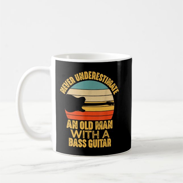 Caneca De Café Nunca Subestime um Homem Velho Com um Baixo (Esquerda)