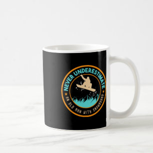 Caneca De Café Nunca Subestime Um Velho Com Neve