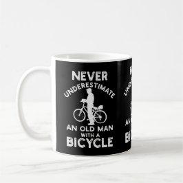 Caneca De Café Nunca subestime um velho com uma bicicleta