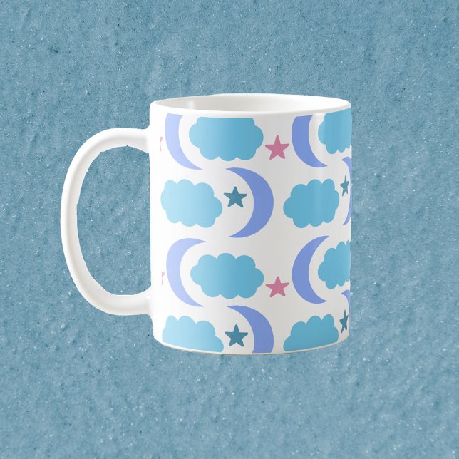 Caneca De Café Nuvens de Lua e Estrelas Roxo Azul (A cute mug with moons, clouds and stars in purple, blue and pink)