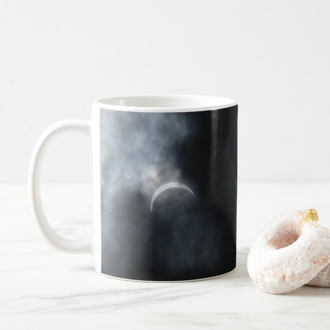 Caneca De Café Nuvens de Tempestade Spooky Eclipse 2017 (Com Donut)