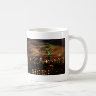 Caneca De Café Nuvens etéreas: NYC Skyline, ESB Preto e Branco