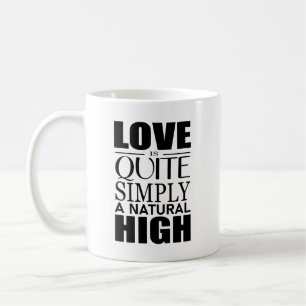 Caneca De Café O amor é simplesmente um alto natural