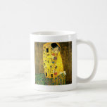 Caneca De Café O beijo pela arte Nouveau de Gustavo Klimt<br><div class="desc">A pintura popular do beijo (amantes) pelo Symbolist & pelo artista austríacos Gustavo Klimt de Nouveau da arte (1862-1918)</div>
