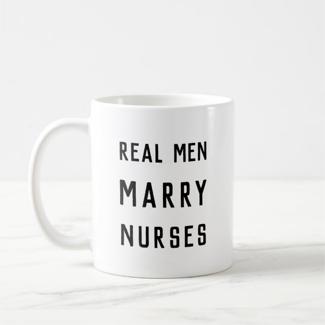Caneca De Café O Casado Real Men Enfermeira Texto Personalizável (Esquerda)