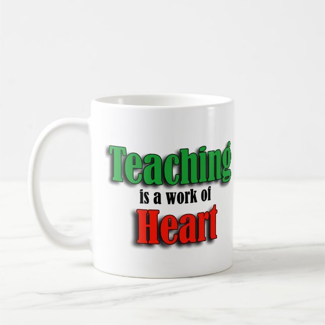 Caneca De Café O ensino é um trabalho da versão de texto do (Esquerda)