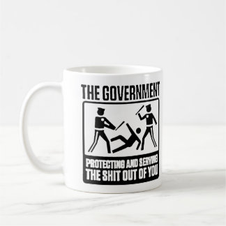 Caneca De Café O governo está aqui ajudar a agredir