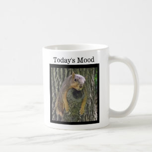 Caneca De Café O humor de hoje, esquilo ensolarado e preguiçoso