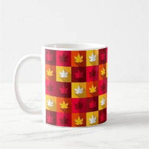 Caneca De Café O Mapeamento de outono deixa um patch brilhante