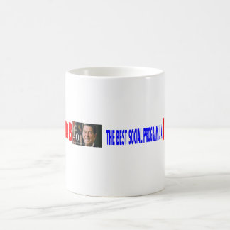 CANECA DE CAFÉ O MELHOR PROGRAMA SOCIAL É UM TRABALHO