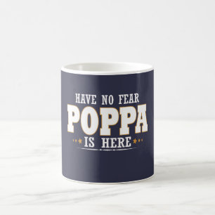CANECA DE CAFÉ O POPPA ESTÁ AQUI