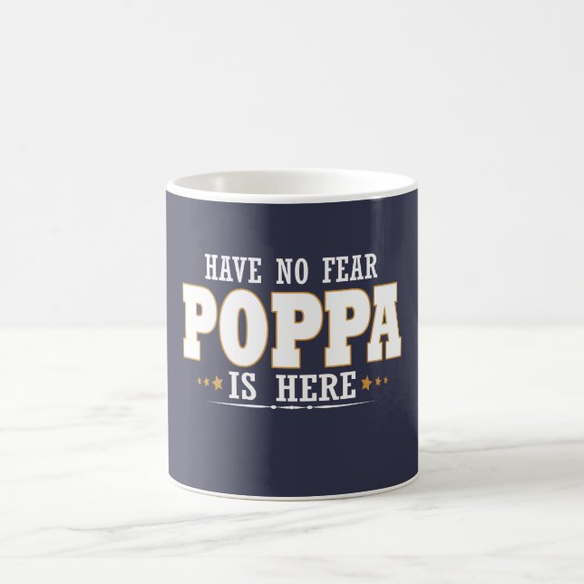 CANECA DE CAFÉ O POPPA ESTÁ AQUI (Centro)