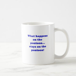 Caneca De Café O que acontece nas estadas do pontão no pontão