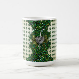 Caneca De Café O trevo Sparkly de St Patrick com coração