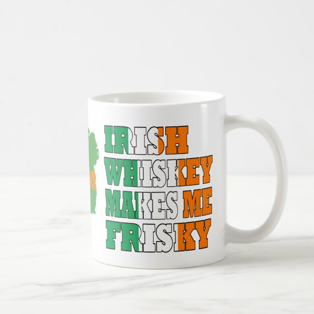 Caneca De Café O uísque irlandês me deixa frisada (Direita)