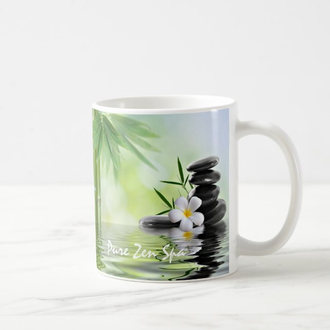 Caneca De Café O zen de bambu personalizado apedreja o Plumeria (Direita)