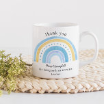 Caneca De Café Obrigado Doodle Blue Rainbow Professor Incrível<br><div class="desc">Obrigado personalizado que você faz para professor! Este design de rabisco giro tem arco-íris em tons de azul e amarelo com obrigado que você escreve no estilo industrial moderno. Obrigado, está arquivado acima do arco-íris, seguido da mensagem editável que lê atualmente "[nome do professor] por ser um professor incrível!" Por...</div>