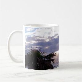 Caneca De Café Oceano iluminado de manhã cedo