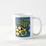 Caneca De Café Opção Personalizar Mug humorística de Hanukkah<br><div class="desc">Mão desenhada,  Hanukkah desenhada,  humorística caneca azul armada. Opção de personalização pronta se você estiver!</div>