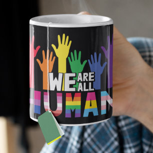 Caneca De Café Orgulho LGBTQ Todos somos mãos humanas do arco-í