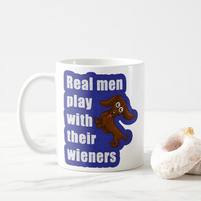 Caneca De Café Os homens reais jogam com seus wieners, dachshund (Com Donut)