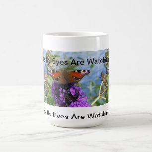 Caneca De Café Os olhos da borboleta estão olhando-o agredir