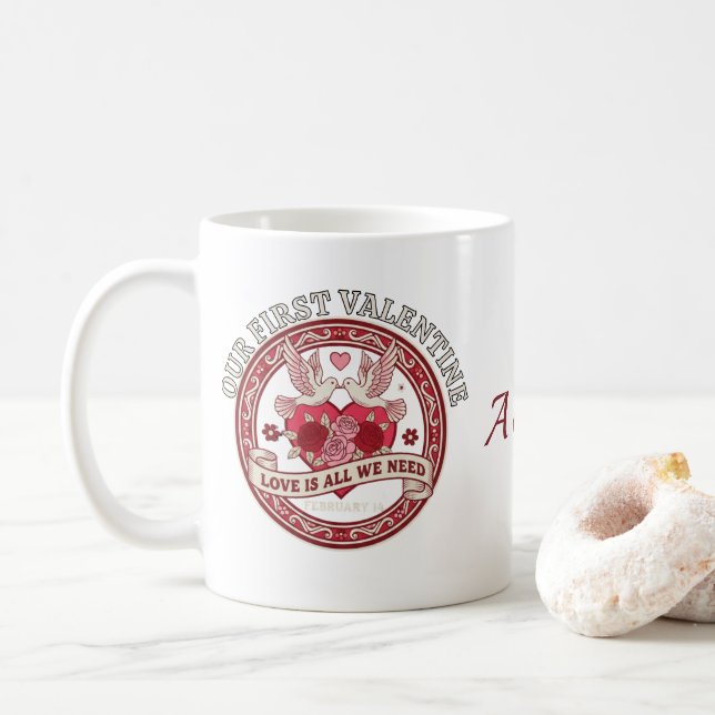 Caneca De Café Our First Valentine Love Birds Custom Initial Mug (Com Donut)