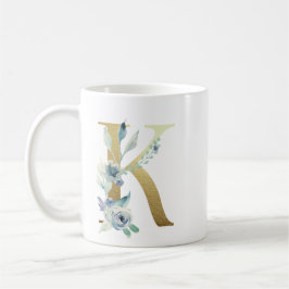 Caneca De Café Ouro inicial com folhagem floral azul