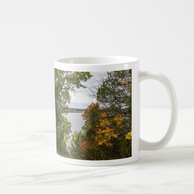 Caneca De Café Outono Na Barragem De Truman (Direita)