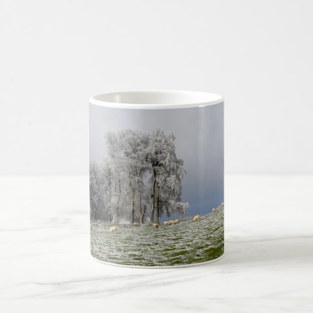Caneca De Café Ovelha numa colina gelada (Centro)