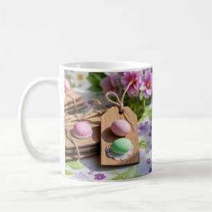 Caneca De Café Ovos de Páscoa na mesa de jardim