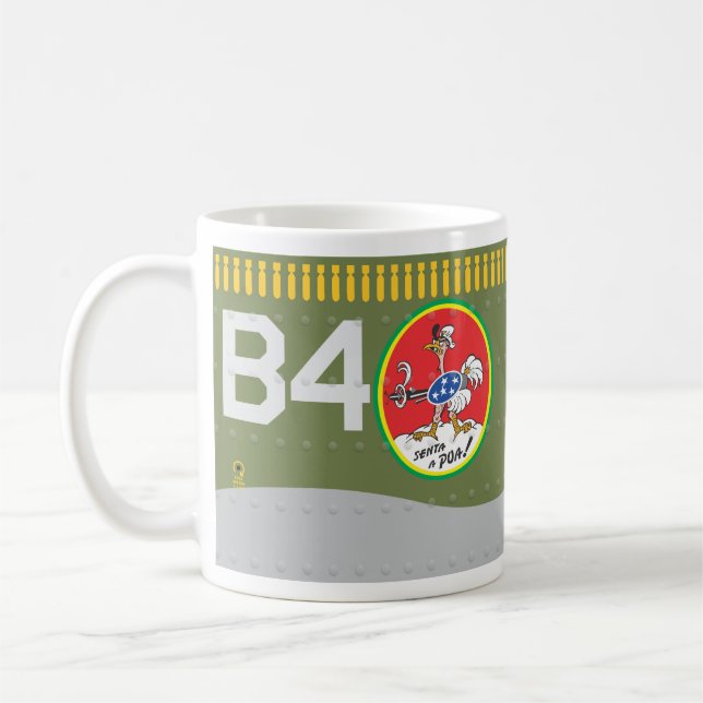 CANECA DE CAFÉ P-47 SENTA A PUA (Esquerda)