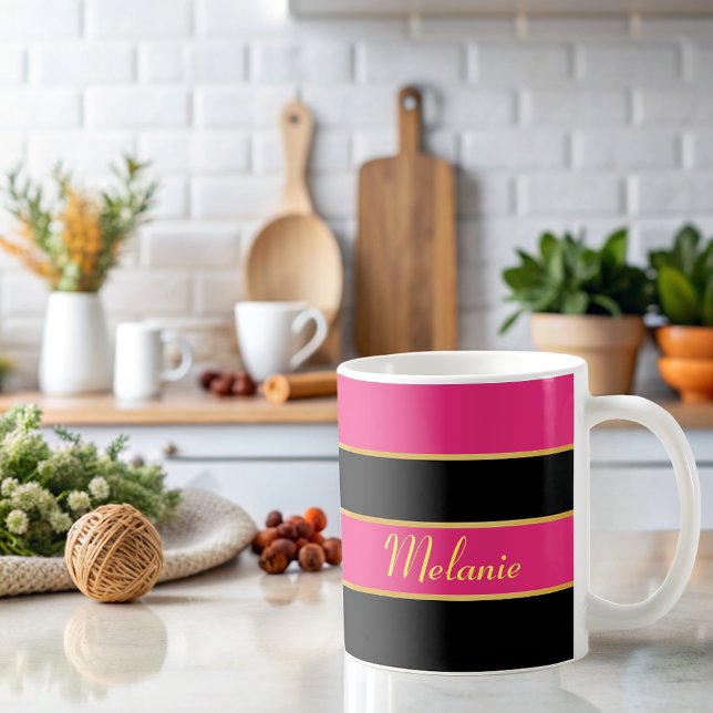 Caneca De Café Padrão Chic Modern preto-rosa Stripes com Nome (Criador carregado)
