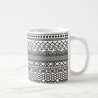 Caneca De Café Padrão de Amostragem de Borda Geométrica Preto e B
