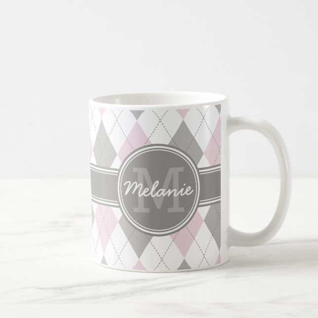 Caneca De Café Padrão de Argyle Rosa e Cinza Monograma (Direita)
