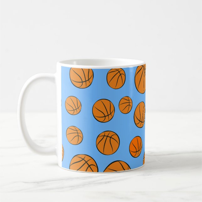 Caneca De Café Padrão de bolas de basquete em fundo azul (Esquerda)