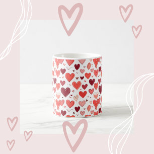 Caneca De Café Padrão de corações vermelhos desenhados à mão em b