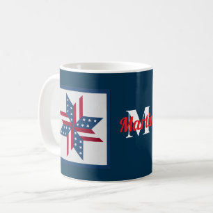 Caneca De Café padrão de estrela patriótico monograma branco verm