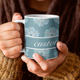 Caneca De Café Padrão de Flor em azul e branco com texto