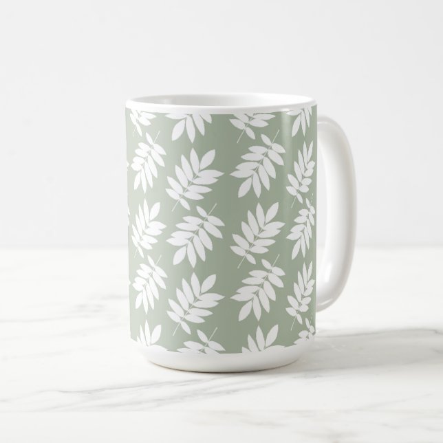 Caneca De Café Padrão de Folha de Idoso Branco no Verde (Frente Esquerda)