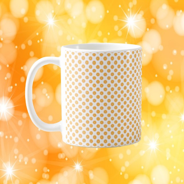 Caneca De Café Padrão de Fruta laranja (A fun mug with an all over pattern of oranges.)