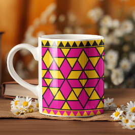 Caneca De Café Padrão de triângulos rosa e amarelo