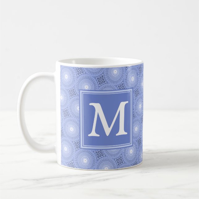 Caneca De Café Padrão dos círculos azuis do Monograma (Esquerda)