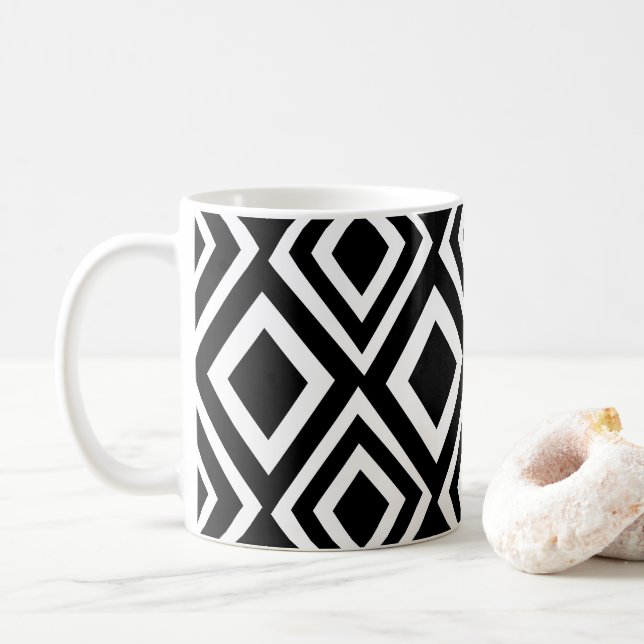 Caneca De Café Padrão Geométrico de Diamante Preto e Branco (Com Donut)