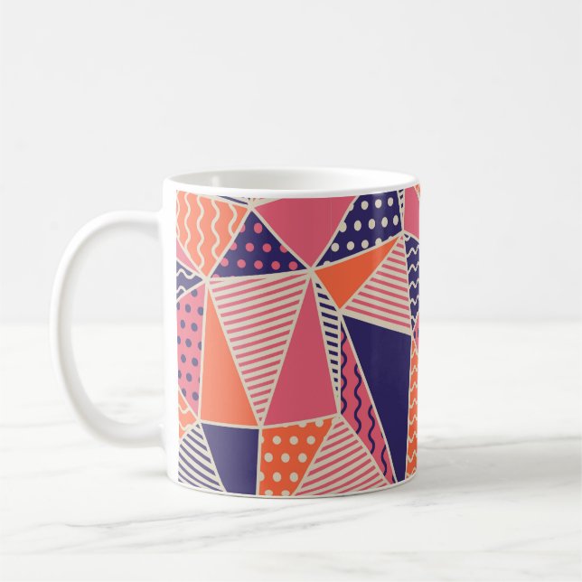 Caneca De Café Padrão geométrico. fundo do triângulo abstrato. V (Esquerda)