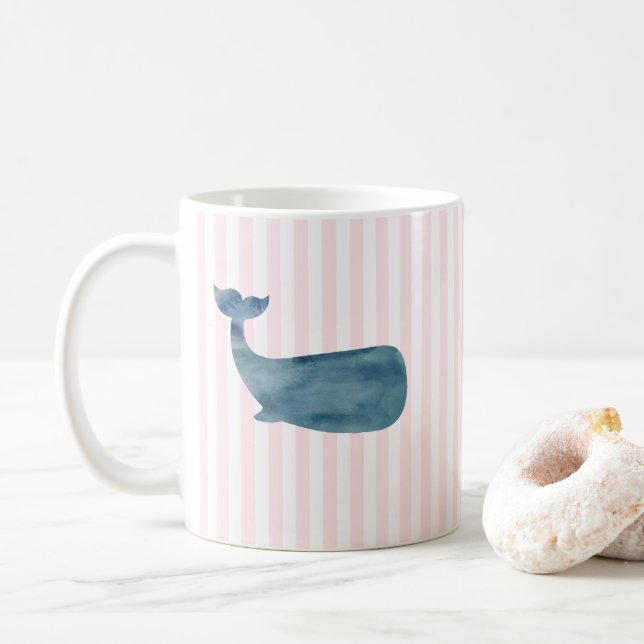 Caneca De Café Padrão Náutico de Stripe Rosa de Baleia (Com Donut)